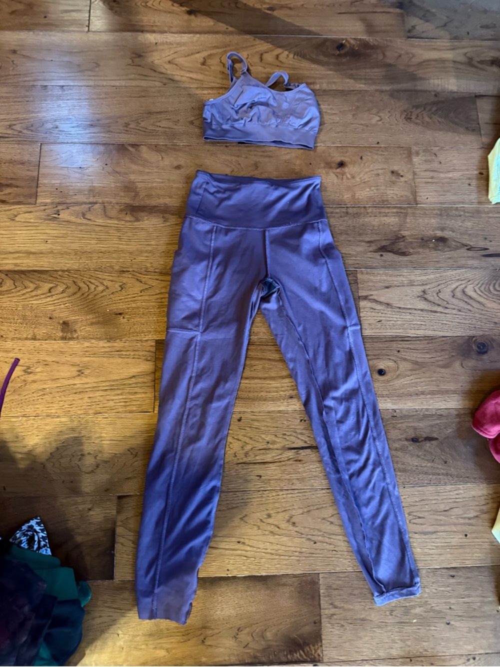 Marika lilac Activewear Set - High-Waisted Leggings & Adjustable Sports Bra